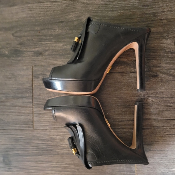 Prada - Picture 7 of 16